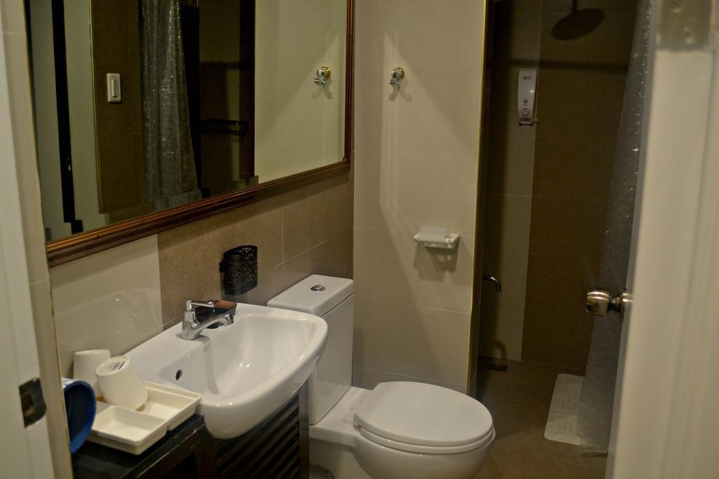 Avalu Residences Makati City Exteriér fotografie
