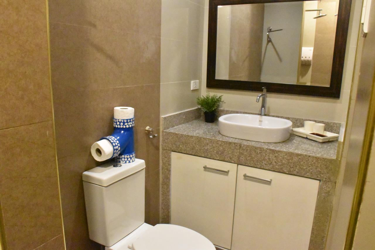 Avalu Residences Makati City Exteriér fotografie